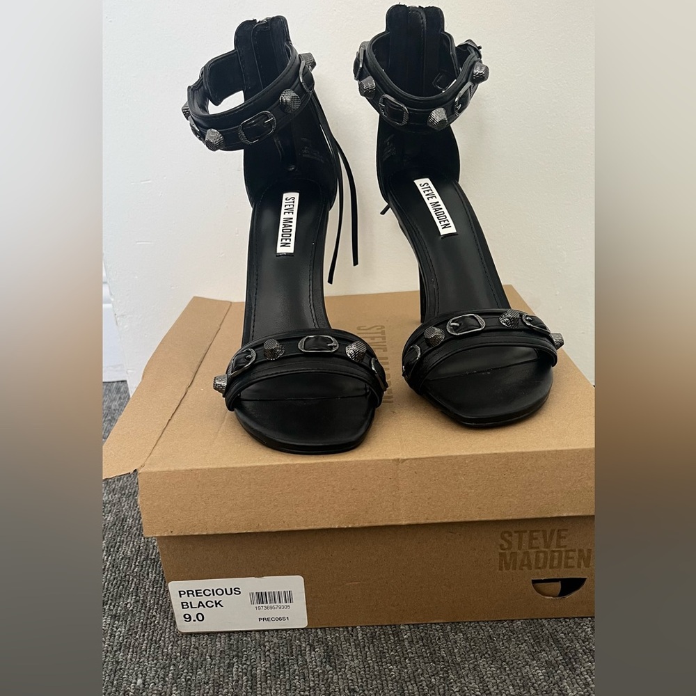 Steve Madden Women "Precious" heeled sandals in black, size 9.